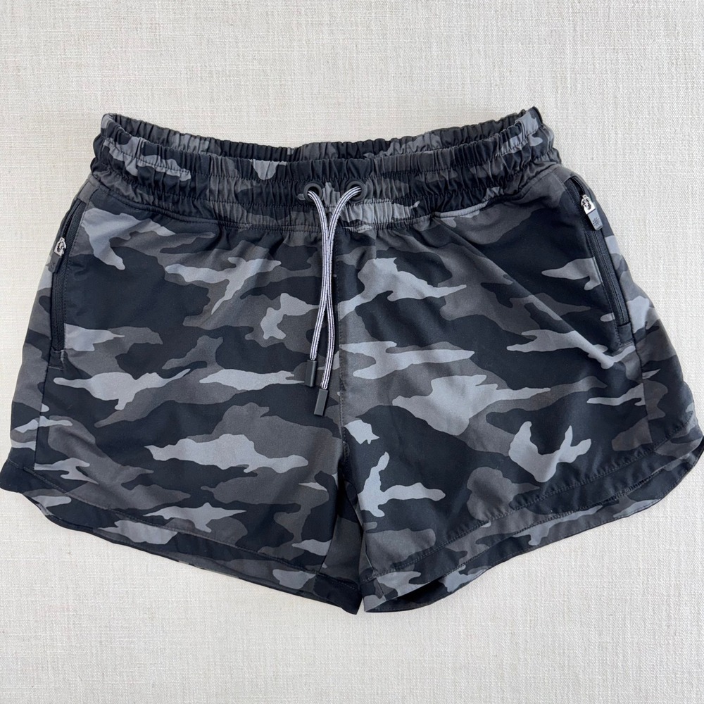 Athleta Girl Camo Active Shorts Gray Black XL 14 Zipper Pockets 531686-06